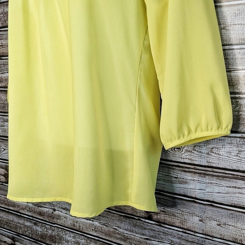 3/15 Banana Republic Yellow Scallop Scoop Neck Top - Picture 4 of 8